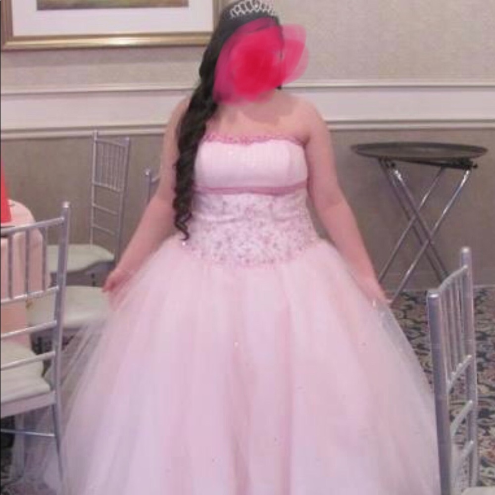 Dress - Picture 4 of 4